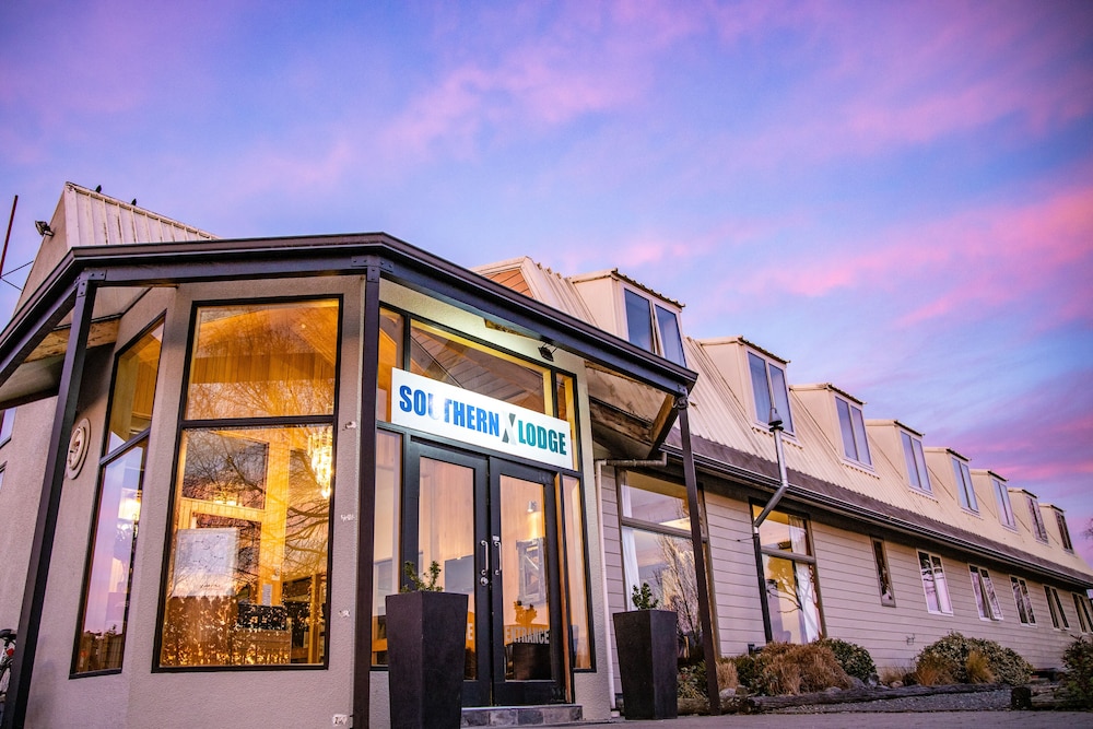 Hotel Southern X Lodge - Image 1