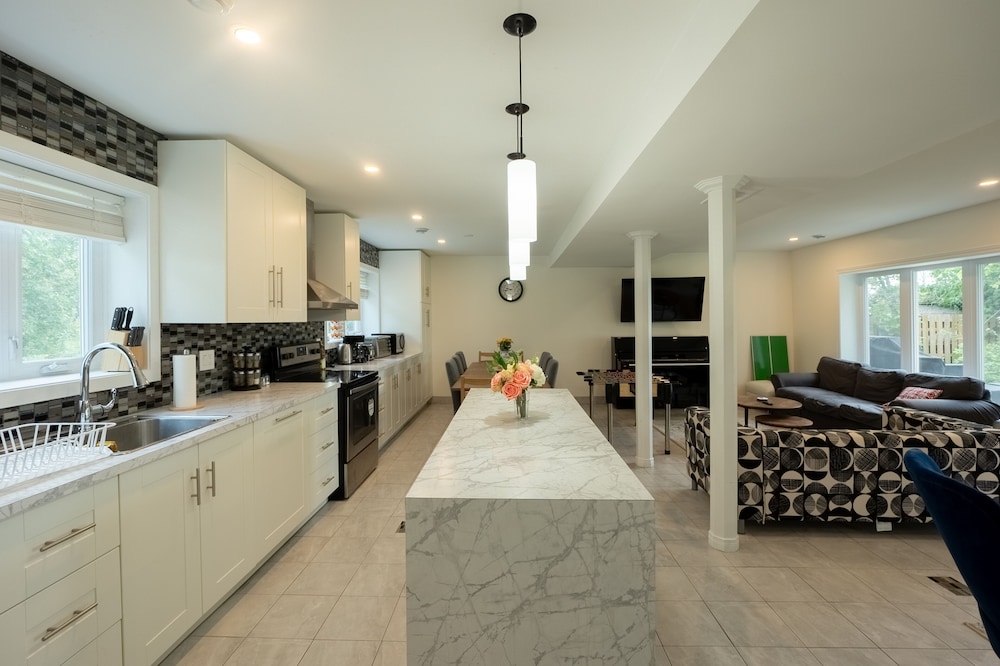 GLOBALSTAY Waterfront 5BR Cottage