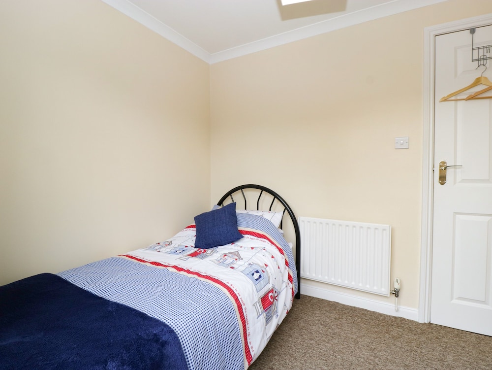 8A Rosewood Avenue
