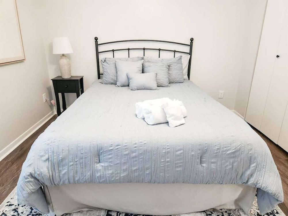 Brooksville Oasis! 3 Bedroom, Heated Pool Home