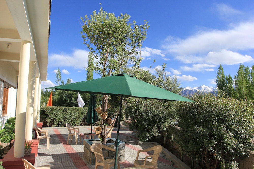 TIH Hotel Mahay Palace