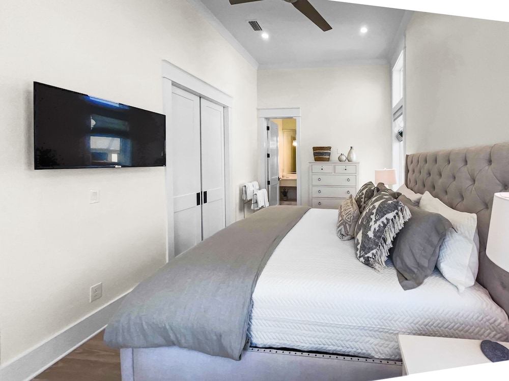 Belle La Mer 7 Bedroom Home by RedAwning view 5