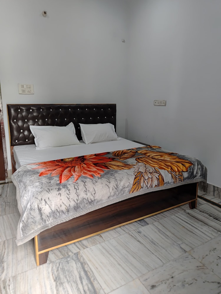 Shree Shyam Paying Guest House