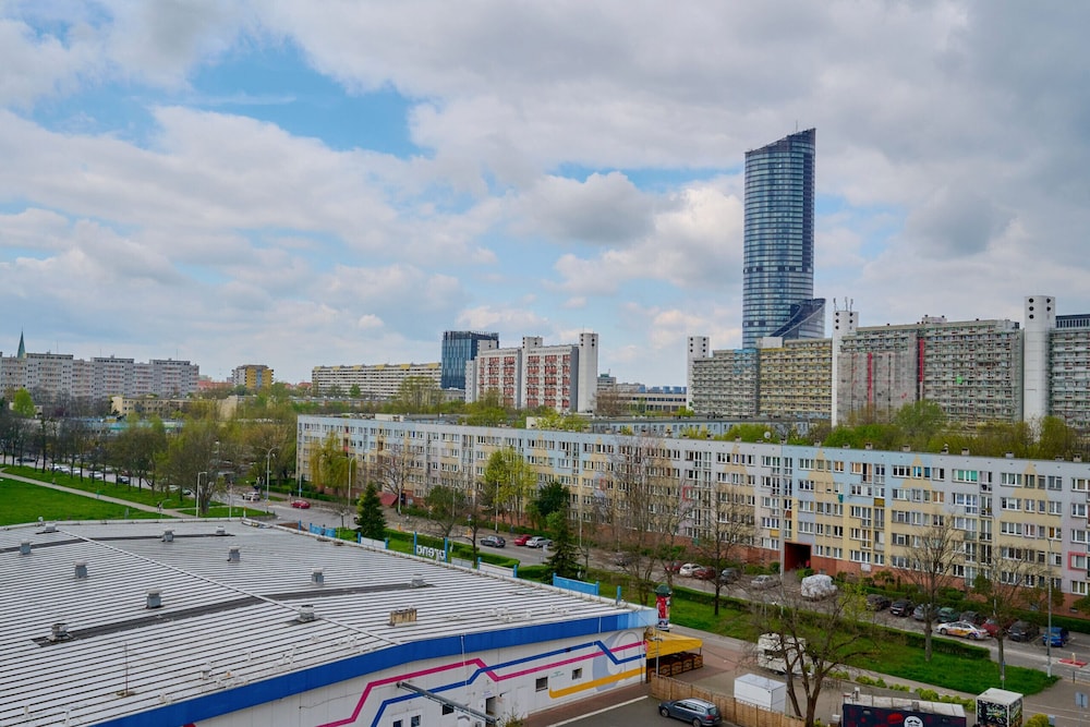 Apartment Wroclaw Glowny by Renters view 5