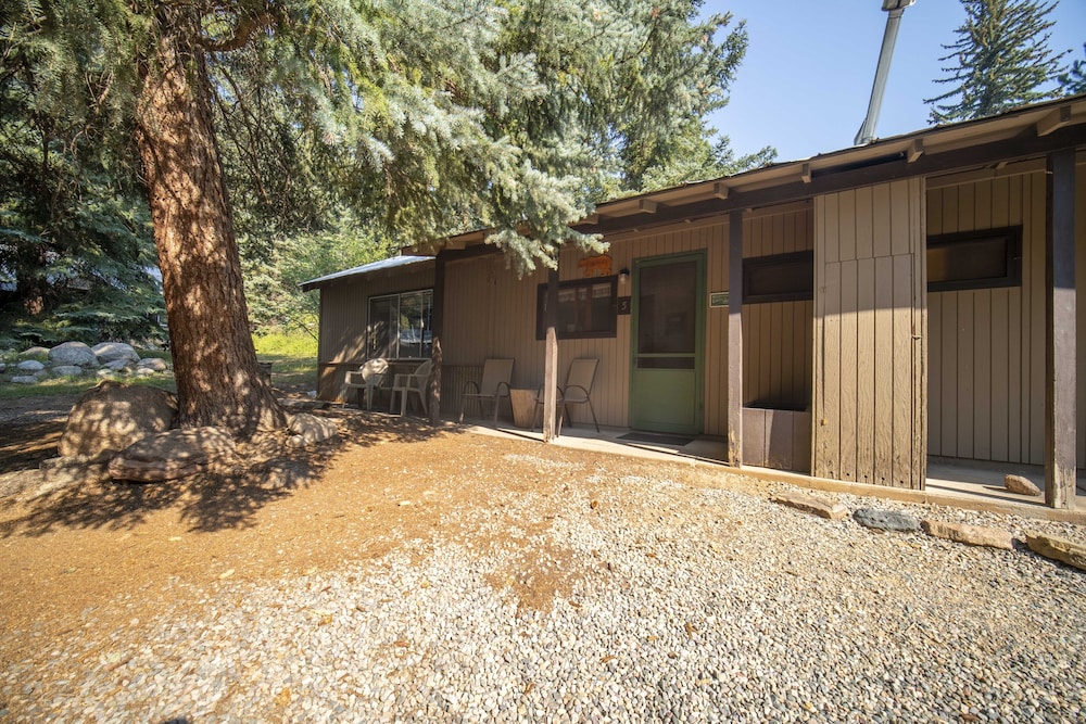 Bear Paw Lodge