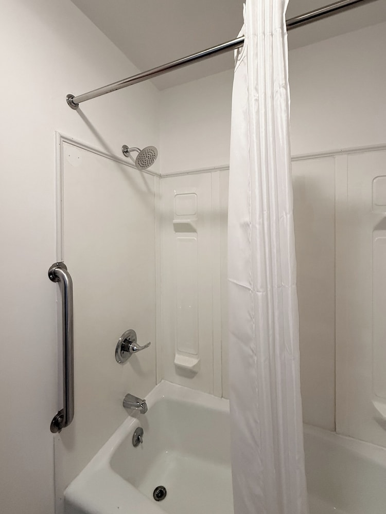 The Trail Inn - Newberry, MI - 13467 M-28