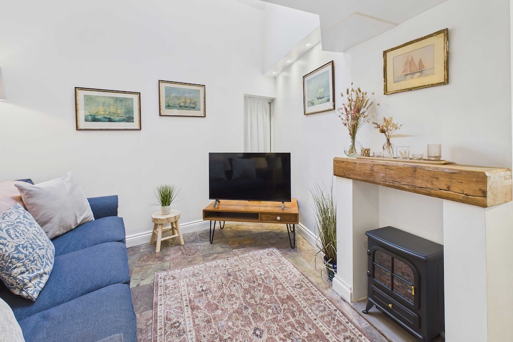 Host Stay Luna Cottage