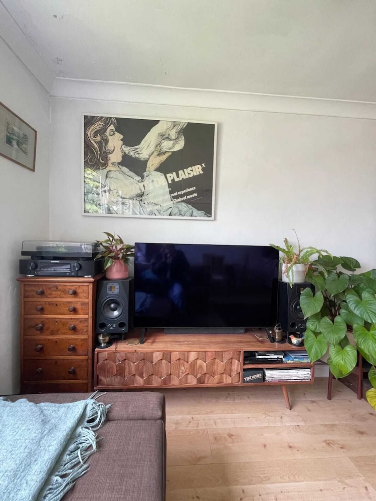 Trendy 2BD Flat - 6 Minutes to Wimbledon