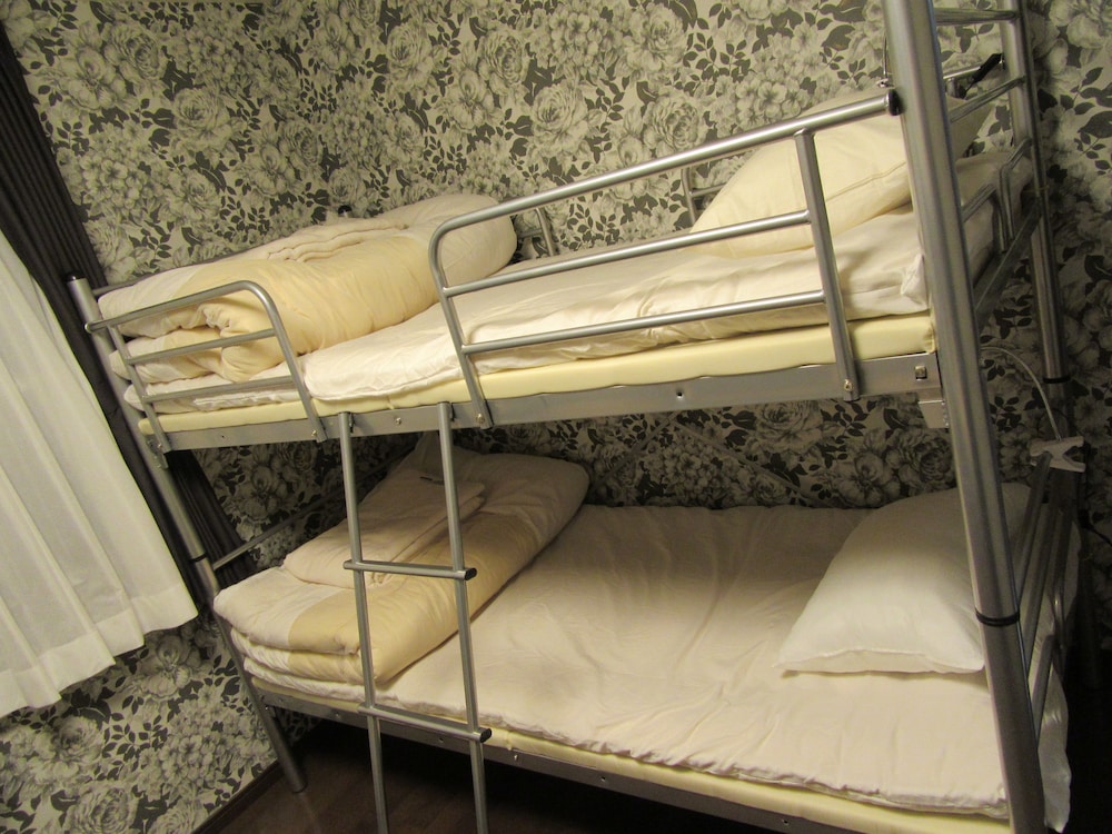 Guest house TIGA - Hostel