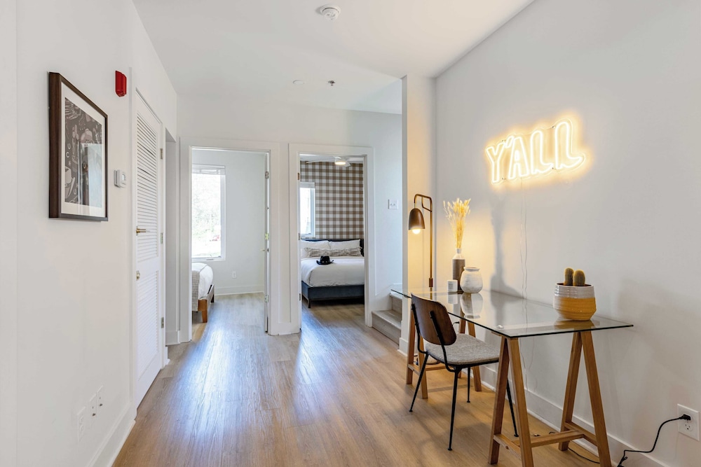 Sleeps 24, 2 Units Mins to Downtown Outrider by Avantstay