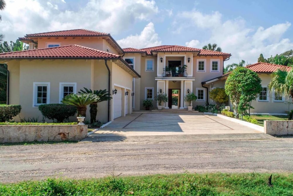 Hideaway Beach Properties by Caribe Stays