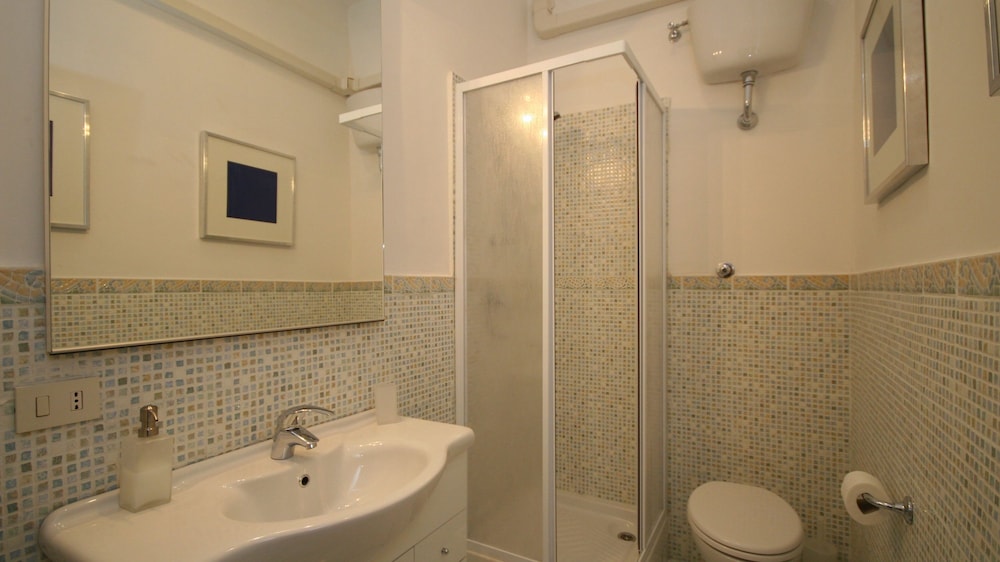 Rental In Rome Red & White Apartment
