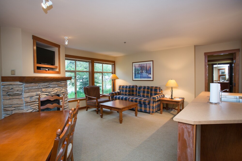 3205 - Two Bedroom Standard Powderhorn Lodge 2 Condo by RedAwning view 3