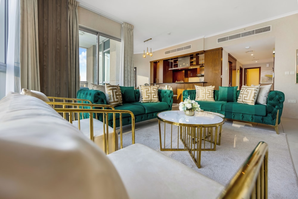 Durrani Homes - Lumina Grand 3BR with Burj khalifa and Fountain Views