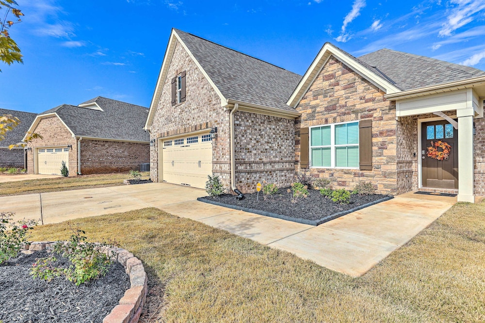 Quiet Family Home 15 Mi to Dtwn Huntsville! - Property Image 24