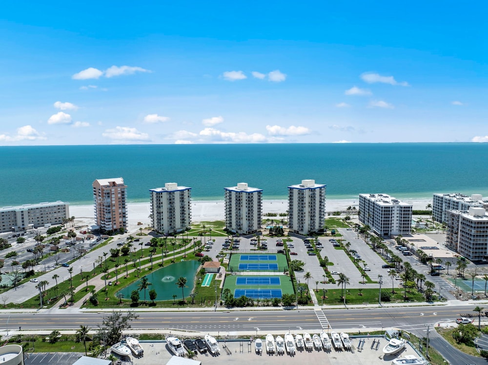 Estero Beach Tennis 1004c Direct Gulf Water Views