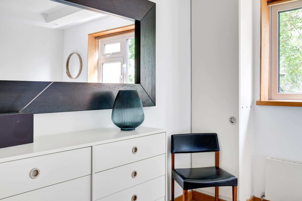 Modern Notting Hill 2 Bedroom Near Royal Oak Tube