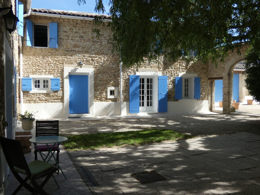 Photo 10