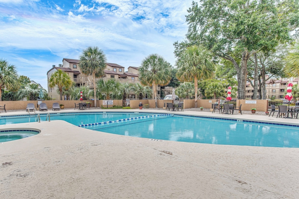 < 1/2 Mi to the Sand! Myrtle Beach Family Condo