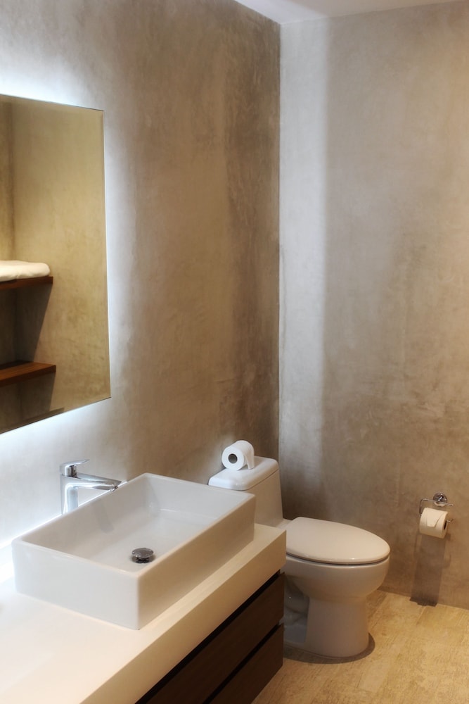 Central Park E102H - Property Image 7