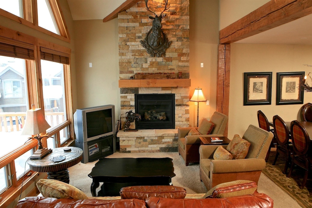 Lakota Antlers 200 5 Bedroom Holiday Home by Winter Park Lodging Company