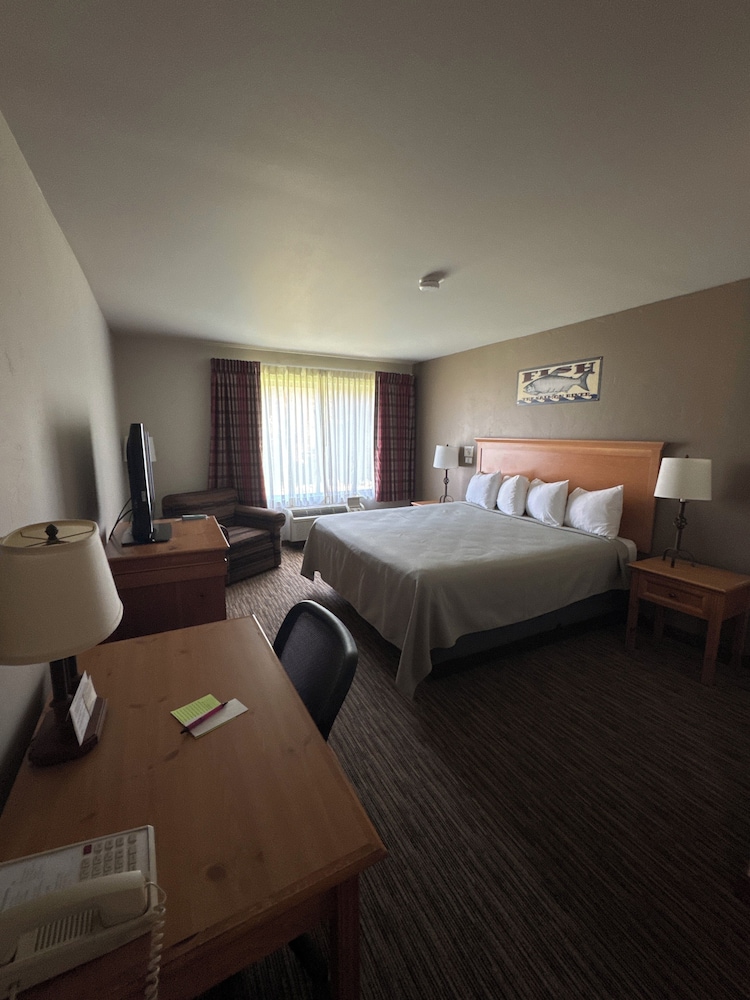 Salmon Rapids Lodge