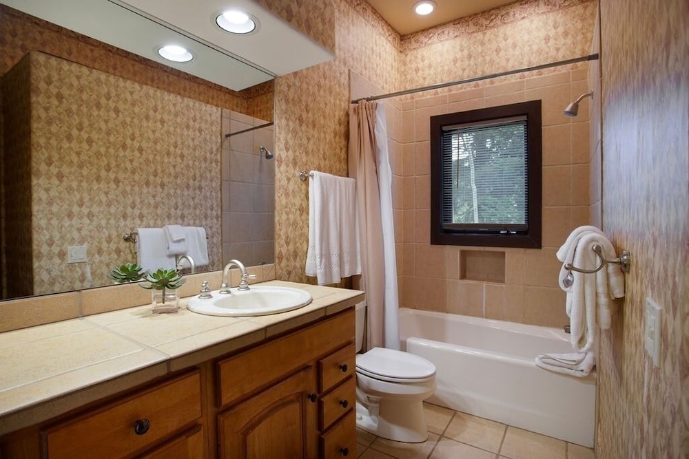 Streamside Lane 4 Bedroom Home
