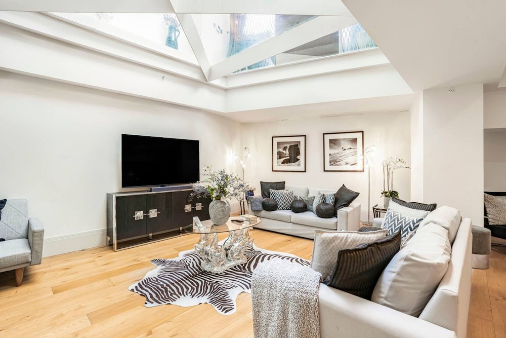 Ultra Luxury Mayfair Home Park Lane Location