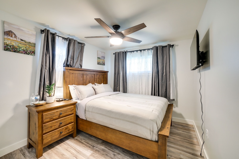 Pittsburgh Vacations - Monroeville Vacation Rental - 2 Mi to Downtown! - Property Image 5