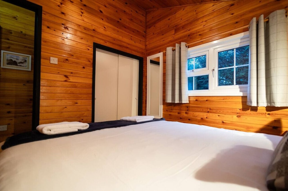 Cozy Log Cabin 346 - Rural Mid Wales