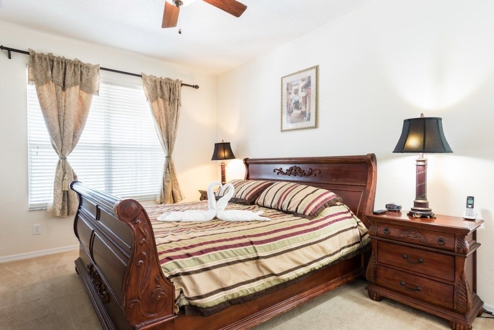 7BR Pool Home Emerald Island by SHV-8409