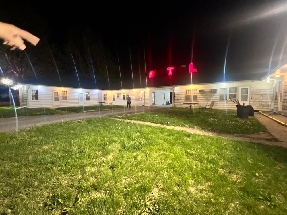 Sycamore Motel Havana IL Near Illinois River