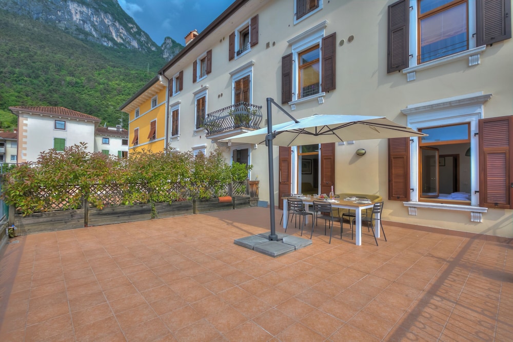 Boutique Terrace Apartment In The Center