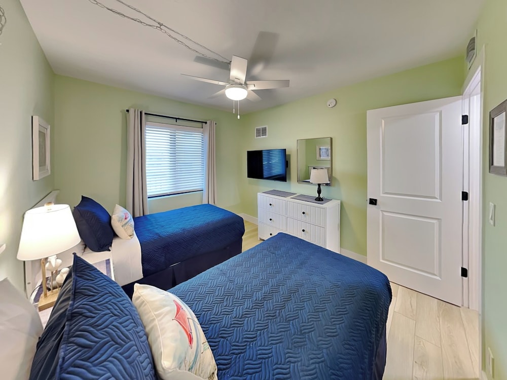 Seaside 3 by Distinctive Beach Rentals