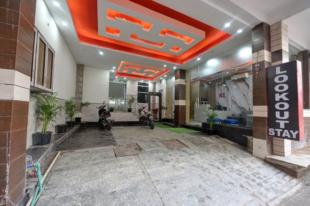 Hotel Lookout Stay Delhi IGI Airport