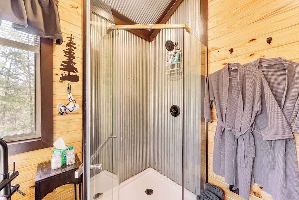'bluebird Treehouse' Near Kiamichi Mtns w/ Hot Tub
