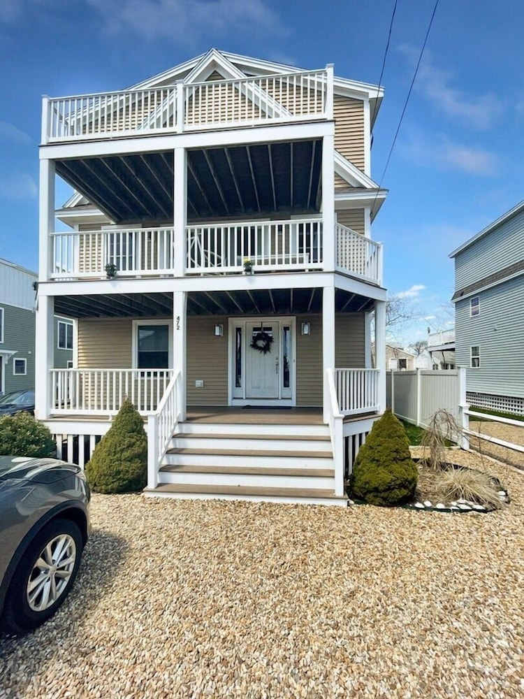 Sunnyside - Home With Ocean View 100 Yards To Moody Beach 5 Bedroom Home by RedAwning - Property Image 13