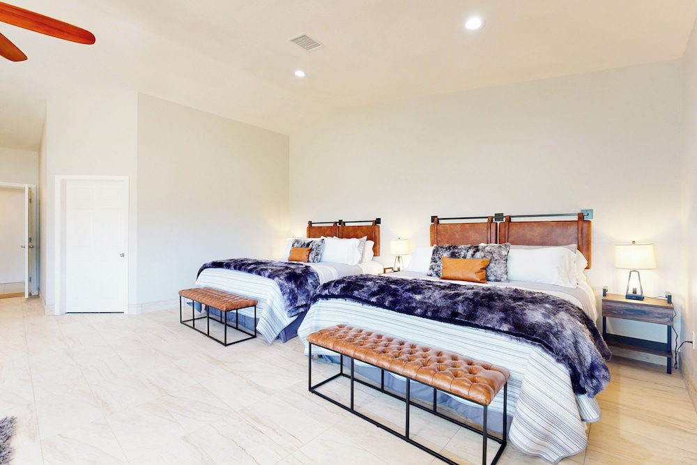 Two Dog-friendly Home, Close to Wine Country