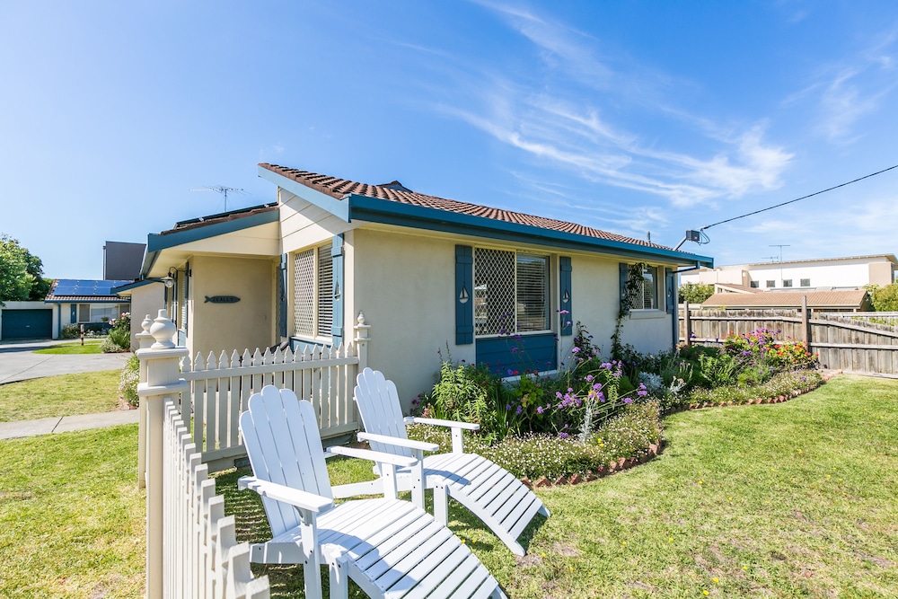 Beachfront Cottages Torquay