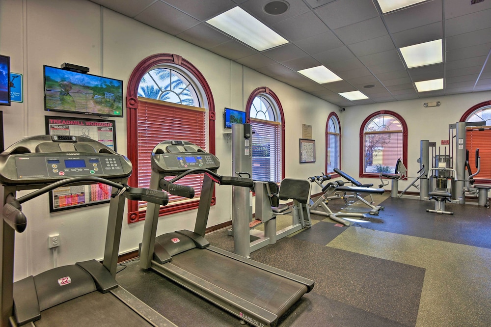 Resort Pool & Arcade: Family Townhome in Davenport