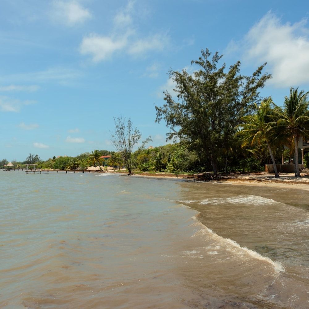 Villa Mission Bay in Belize City