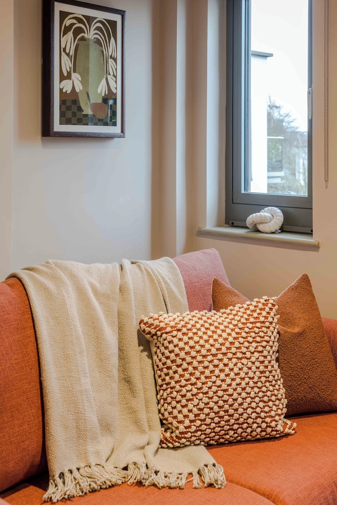 Waterside Living I Luxe Apartments