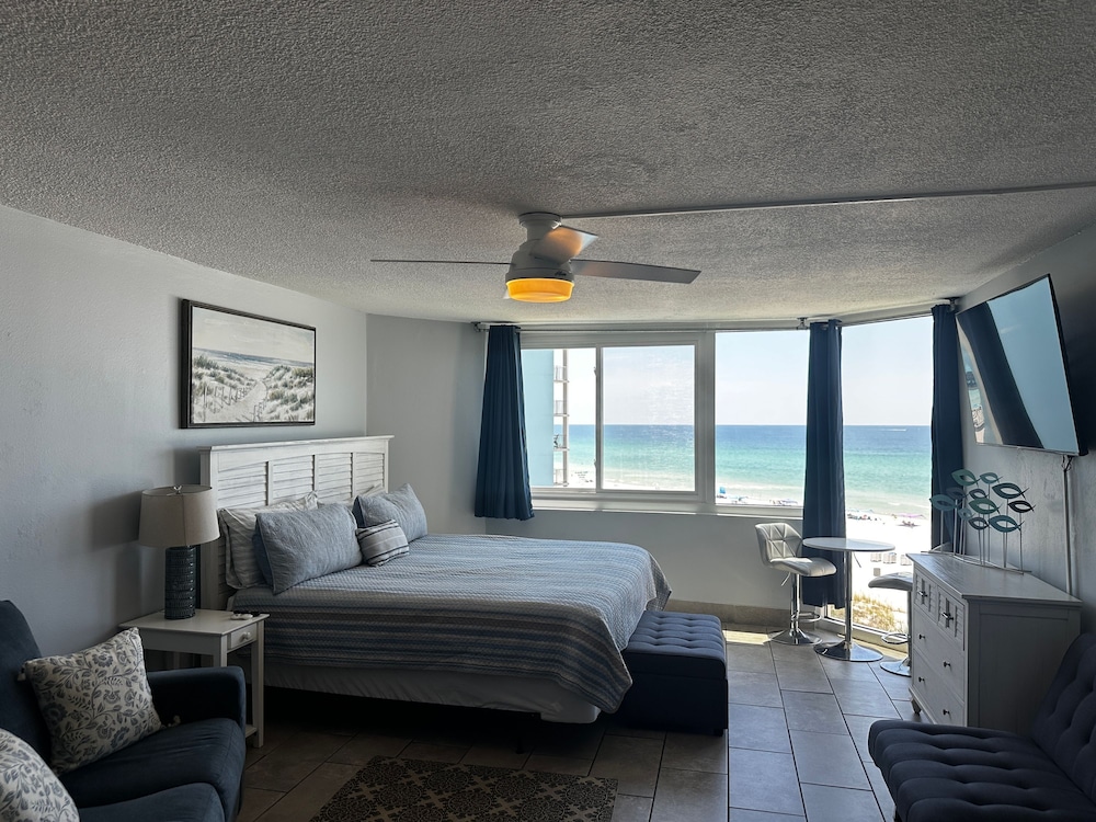 Beach Front Ocean View Condo - Top of the Gulf 615