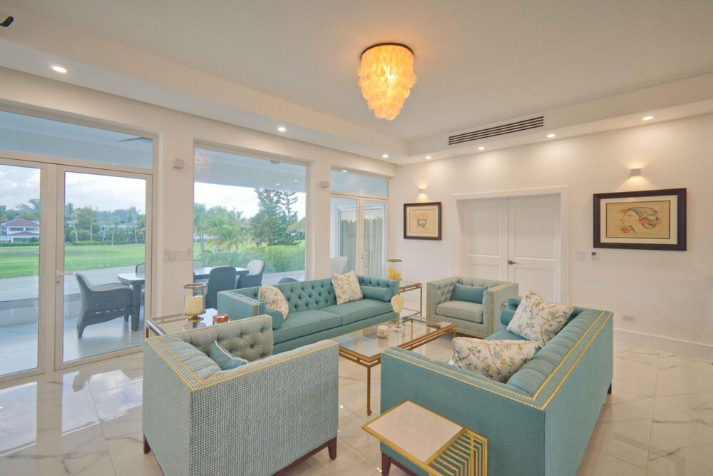 Luxury 6bdr Villa at Tortuga Bay Near Beach Golf