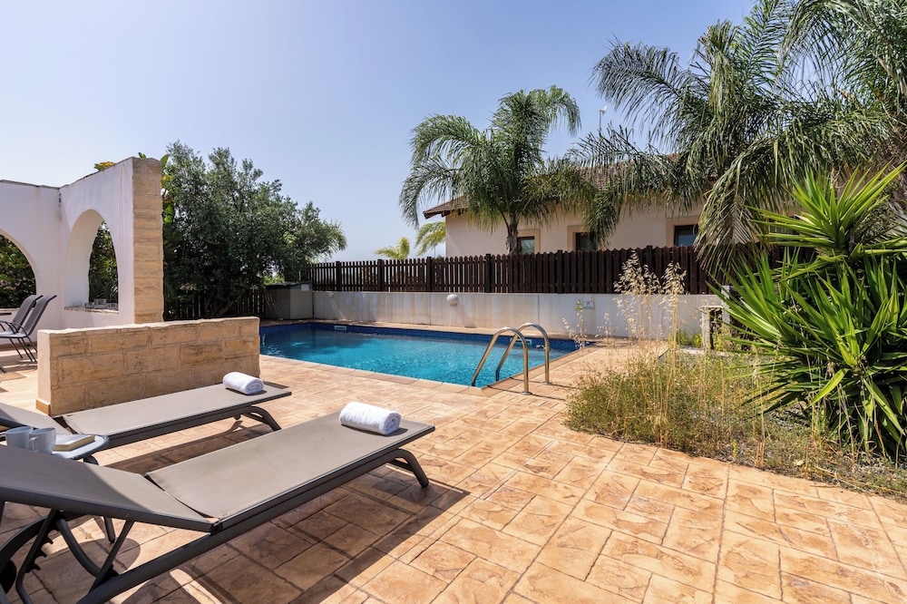 Lumina 2-BR Villa and Pool in Ayia Napa