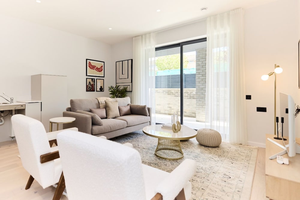 The Brondesbury Hideout - Breathtaking 1bdr Flat With Terrace Parking