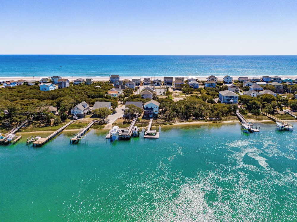 The Hydeaway by Topsail Realty