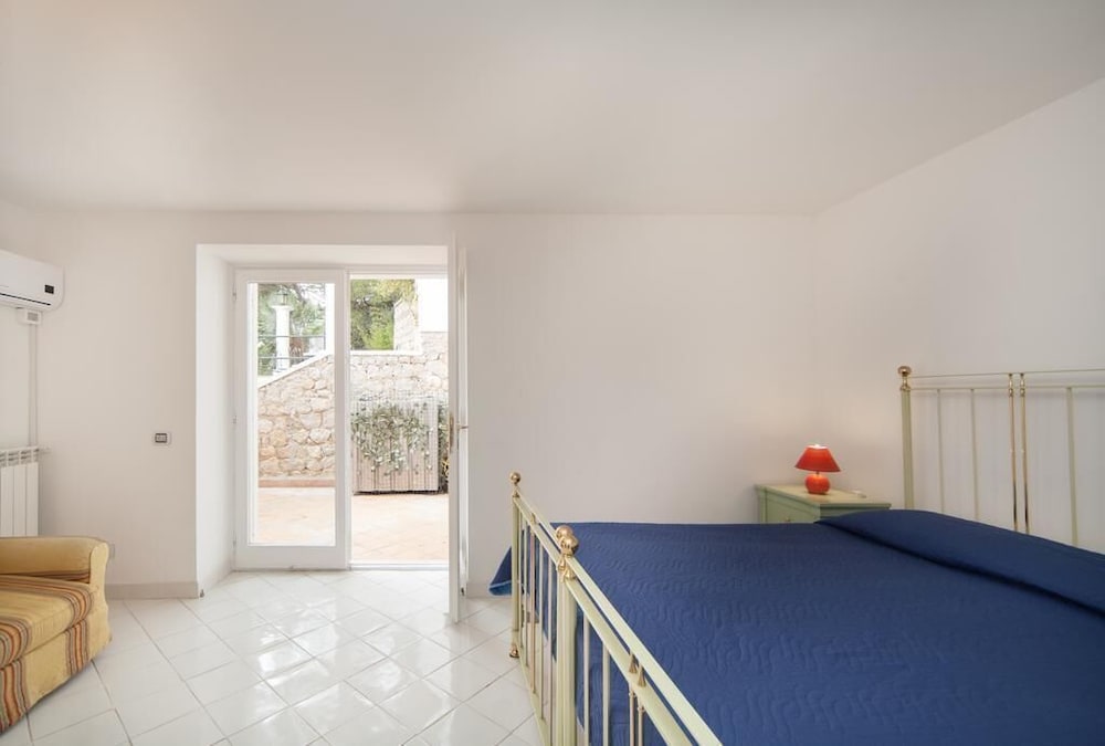 Villacore Capri