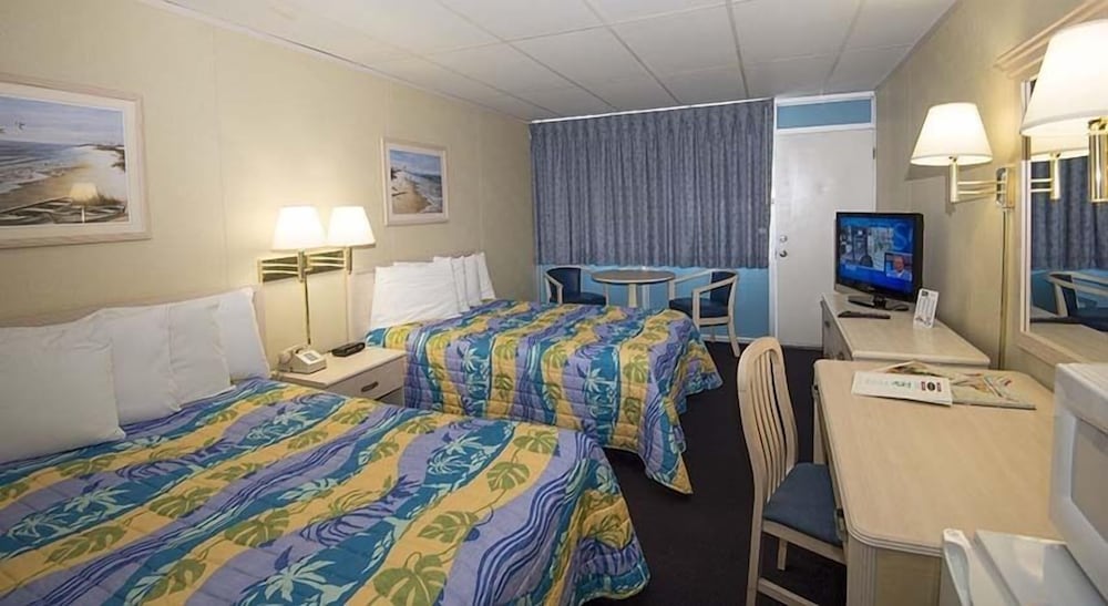 Thunderbird Beach Motel