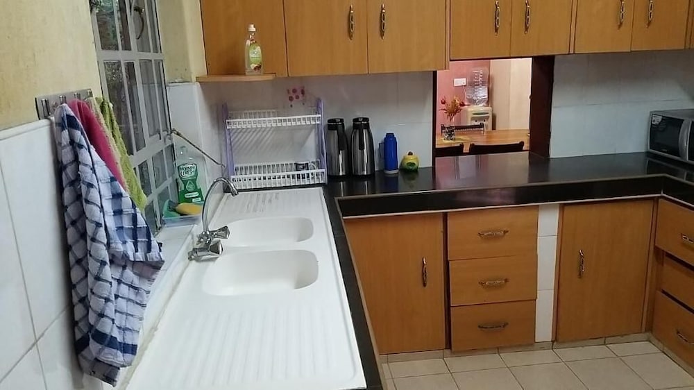 Lux Suites Weavers Haven Guest House